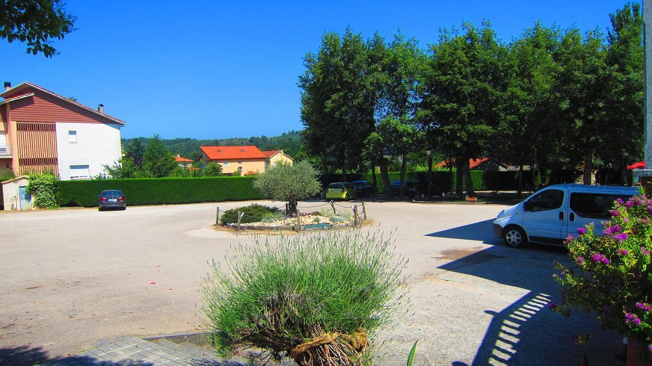 Hotel Os Caracoles Pereiro de Aguiar ภายนอก รูปภาพ